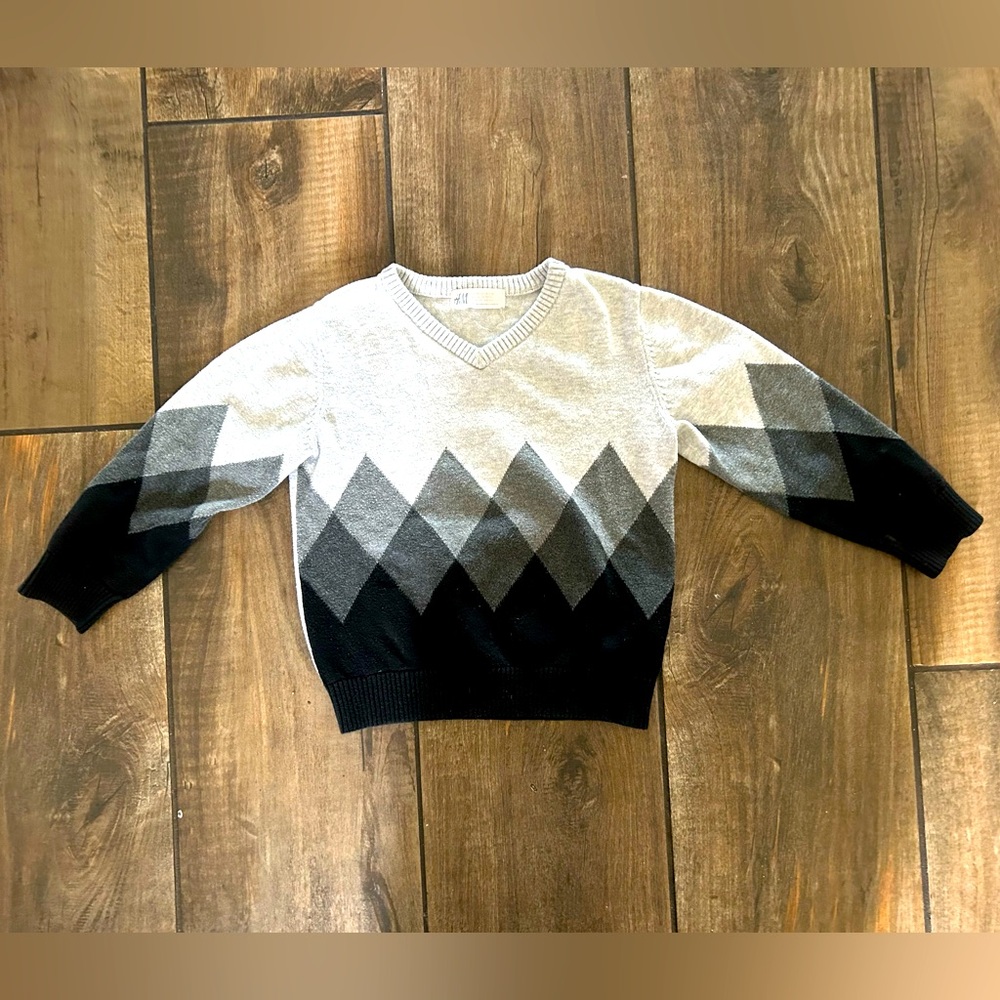 H&M black and gray argyle sweater, boys size 4T